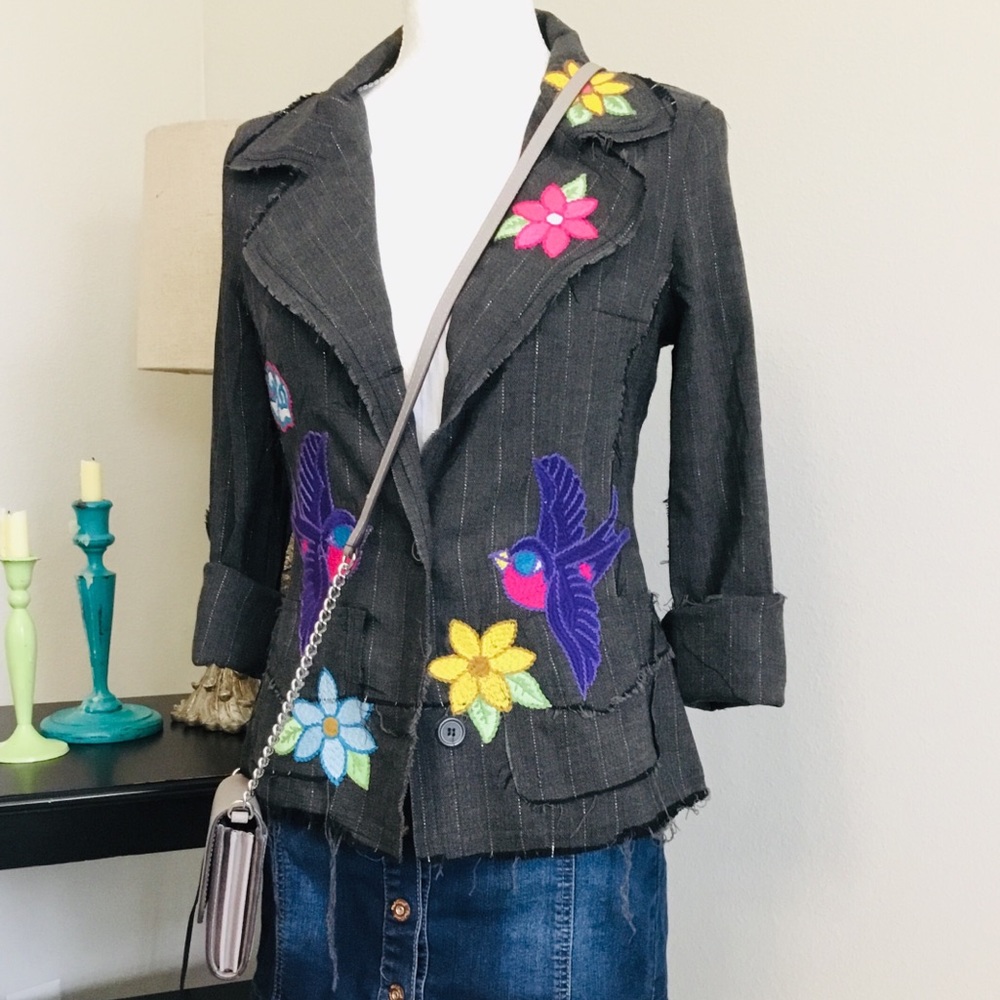 {New} Lucca Embroidered blazer